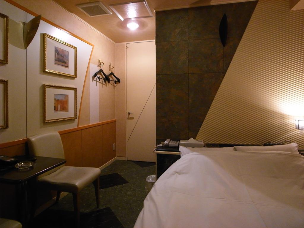 Hotel Rafaie  Tokio Cameră foto